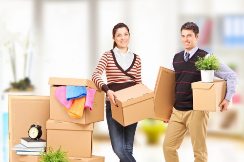 Reliable man and van moving assistance for Elephant and Castle customers