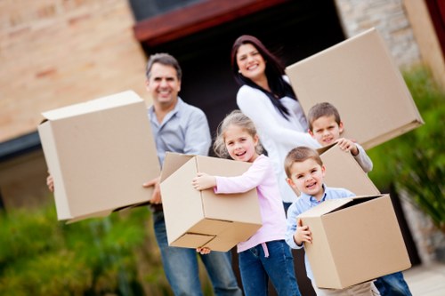 Professional moving support in Elephant and Castle for homes and businesses