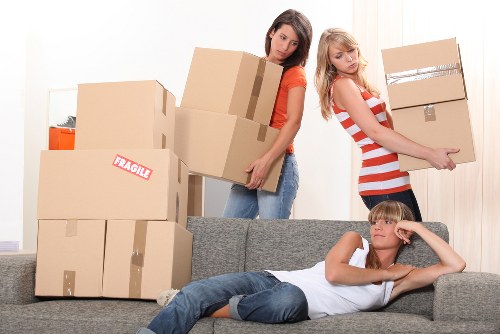 Customer requesting a free moving quote for an Elephant and Castle removal