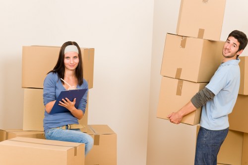 House and flat moving truck service in the Elephant and Castle area